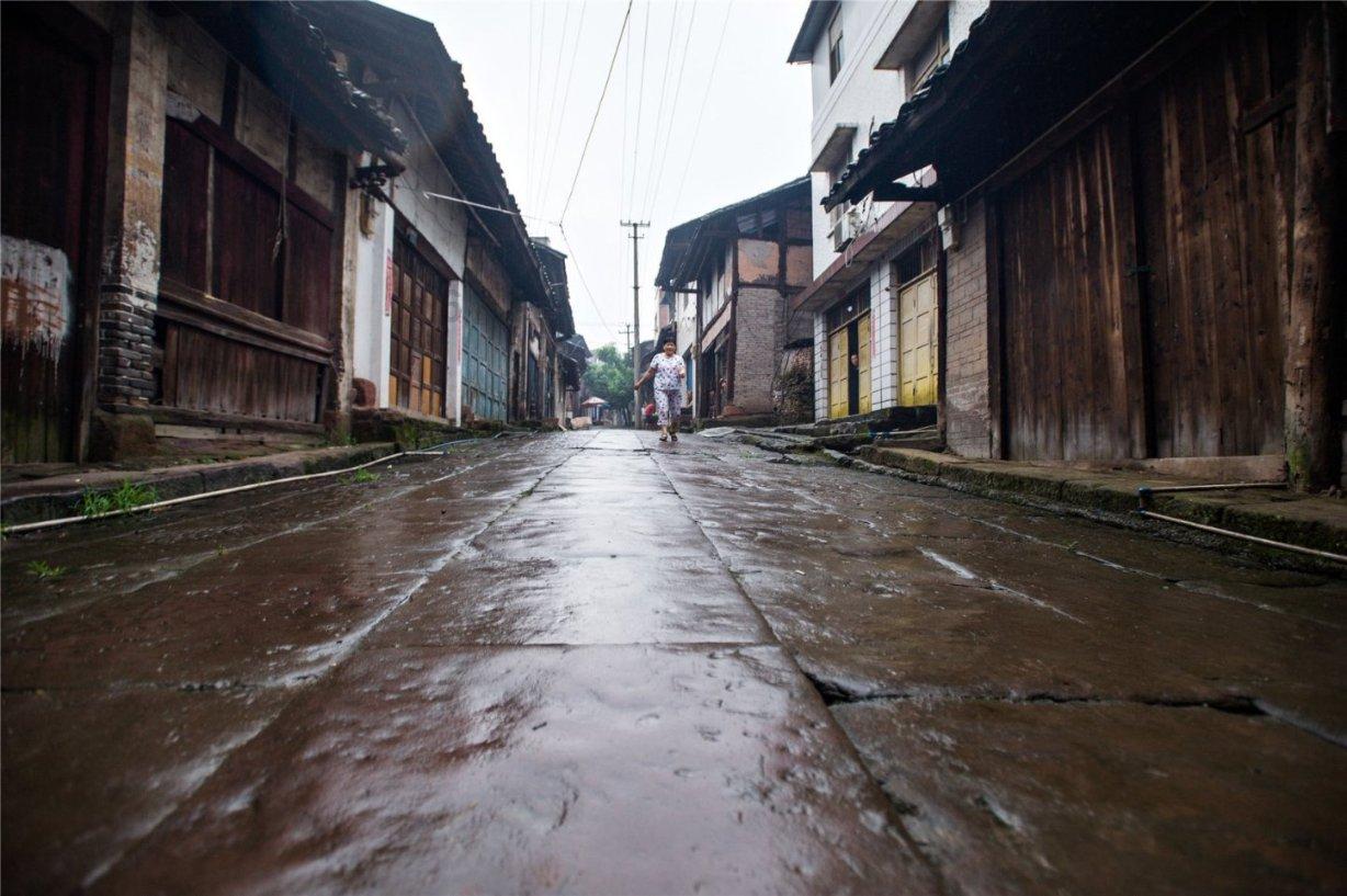 双人跨栏赛跑